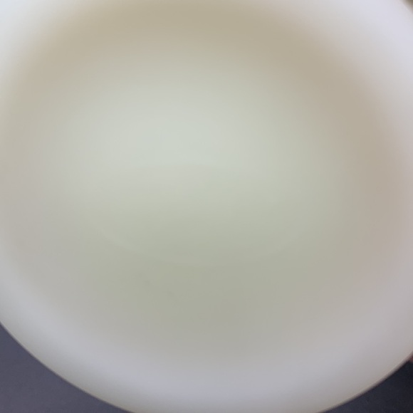 Vintage Fenton Custard Glass Vase Ruffled Uranium - Picture 6 of 7